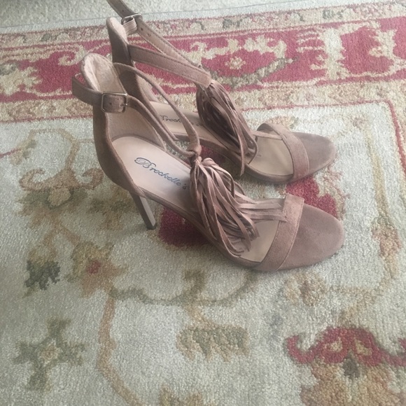 Taupe heels - Picture 2 of 4